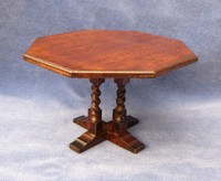 Octagonal Pedestal Table sml